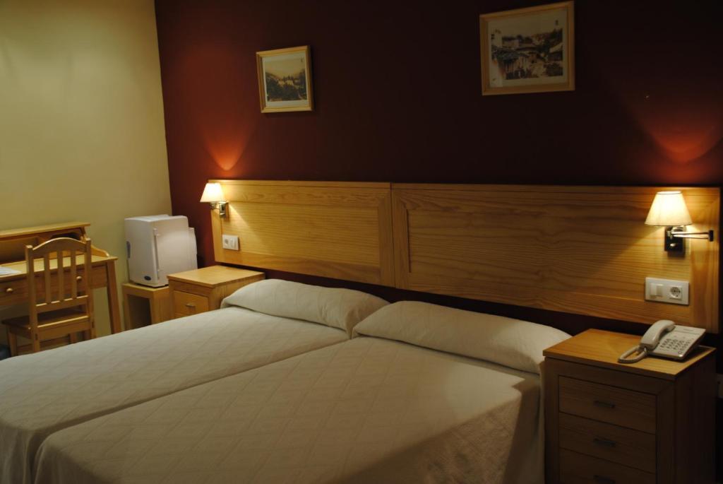 Hotel Alegria Banos De Montemayor Room photo